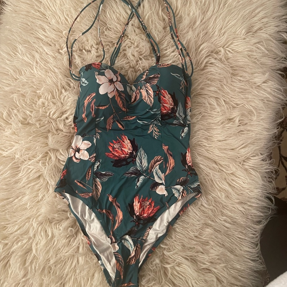 BCBGMAXAZRIA Swim